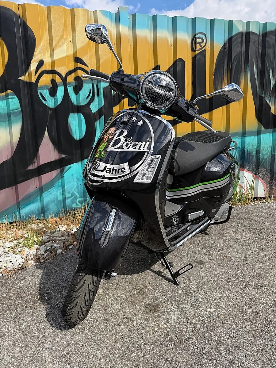 Vespa GTS – € 5.990, 0 km – Bild 1 von 8