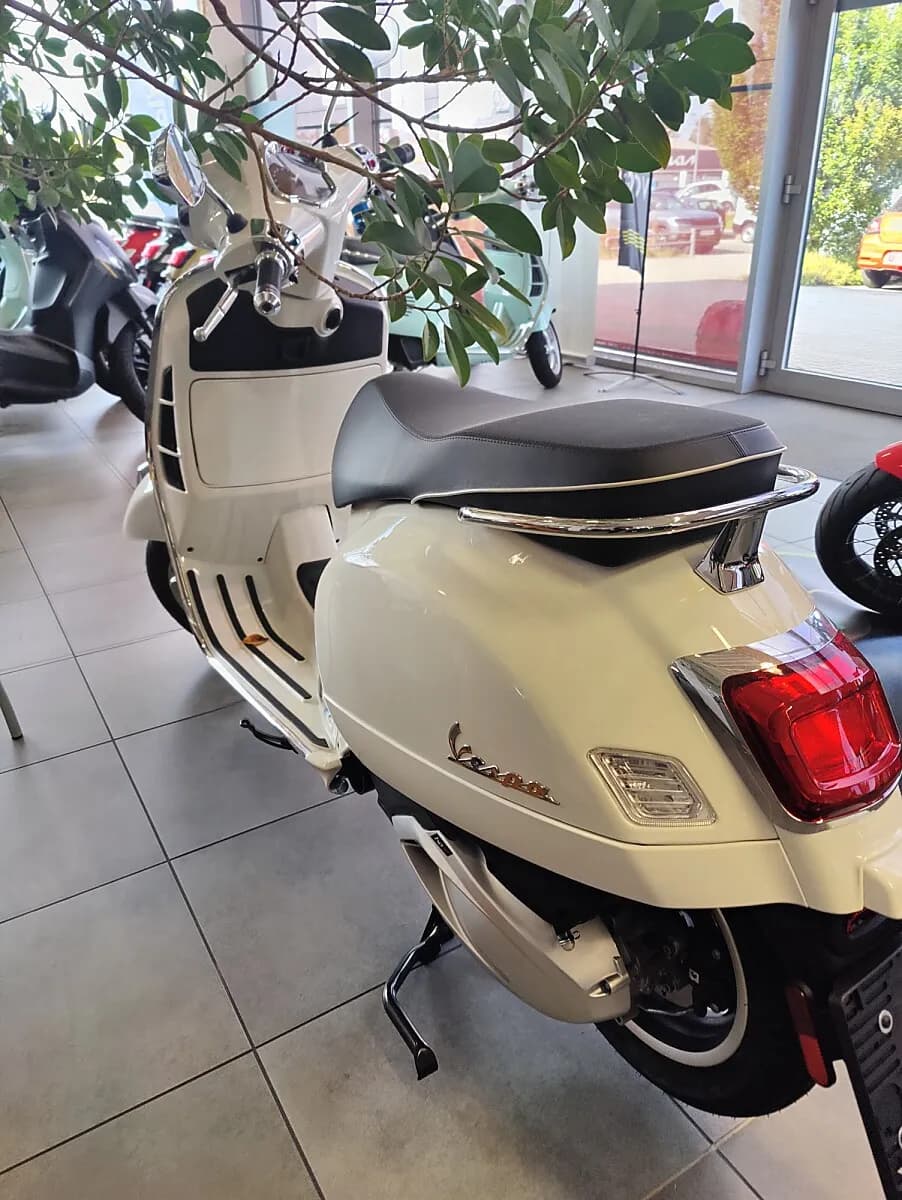 Vespa GTS