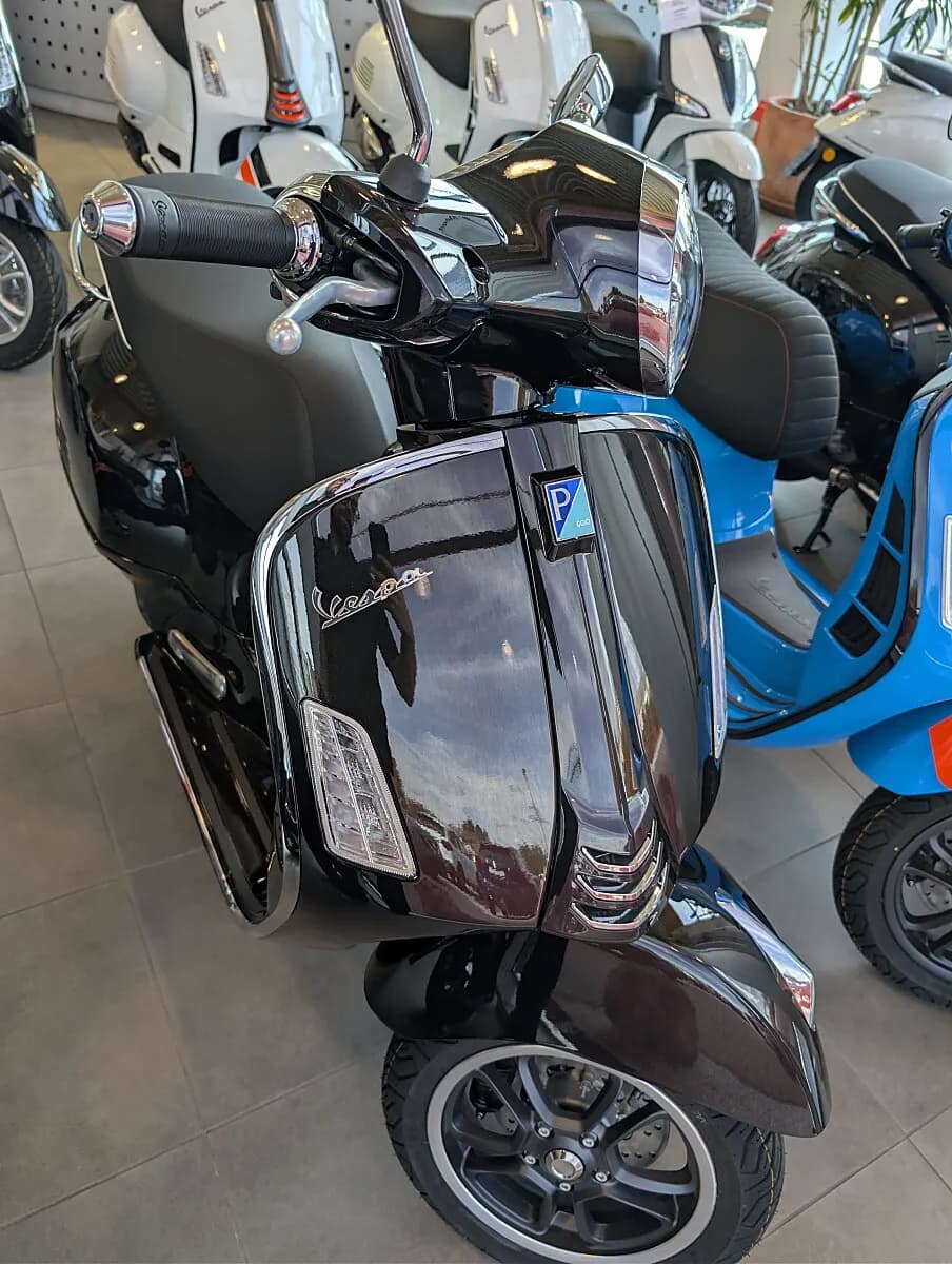 Vespa 125 – € 5.790, 0 km – Bild 1 von 2