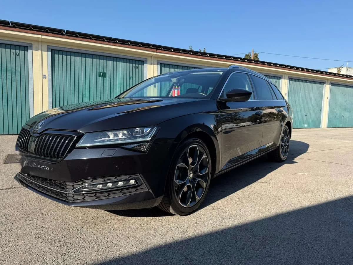 Skoda Superb 2023 – € 23.499, 160 000 km – Bild 1 von 20