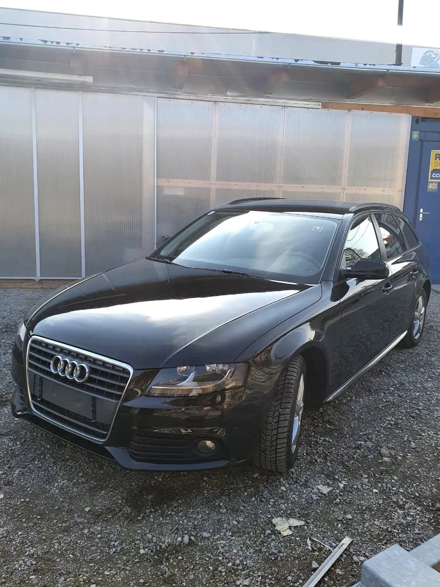 Audi A4 2011 – € 5.750, 160 000 km – Bild 1 von 14