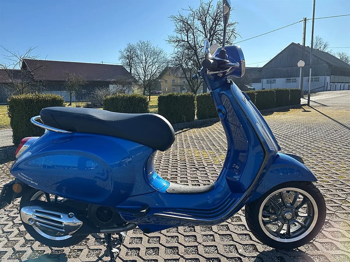 Vespa Primavera – € 5.149, 0 km – Bild 1 von 4