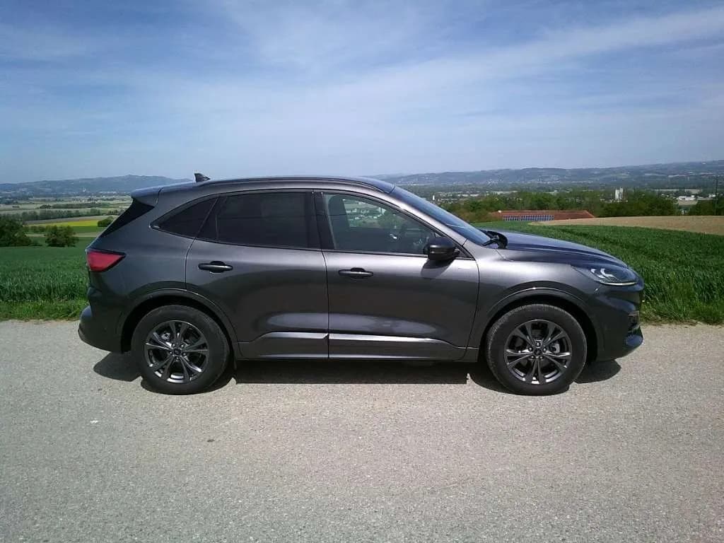Ford Kuga 2023 – € 25.600, 36 500 km – Bild 1 von 8