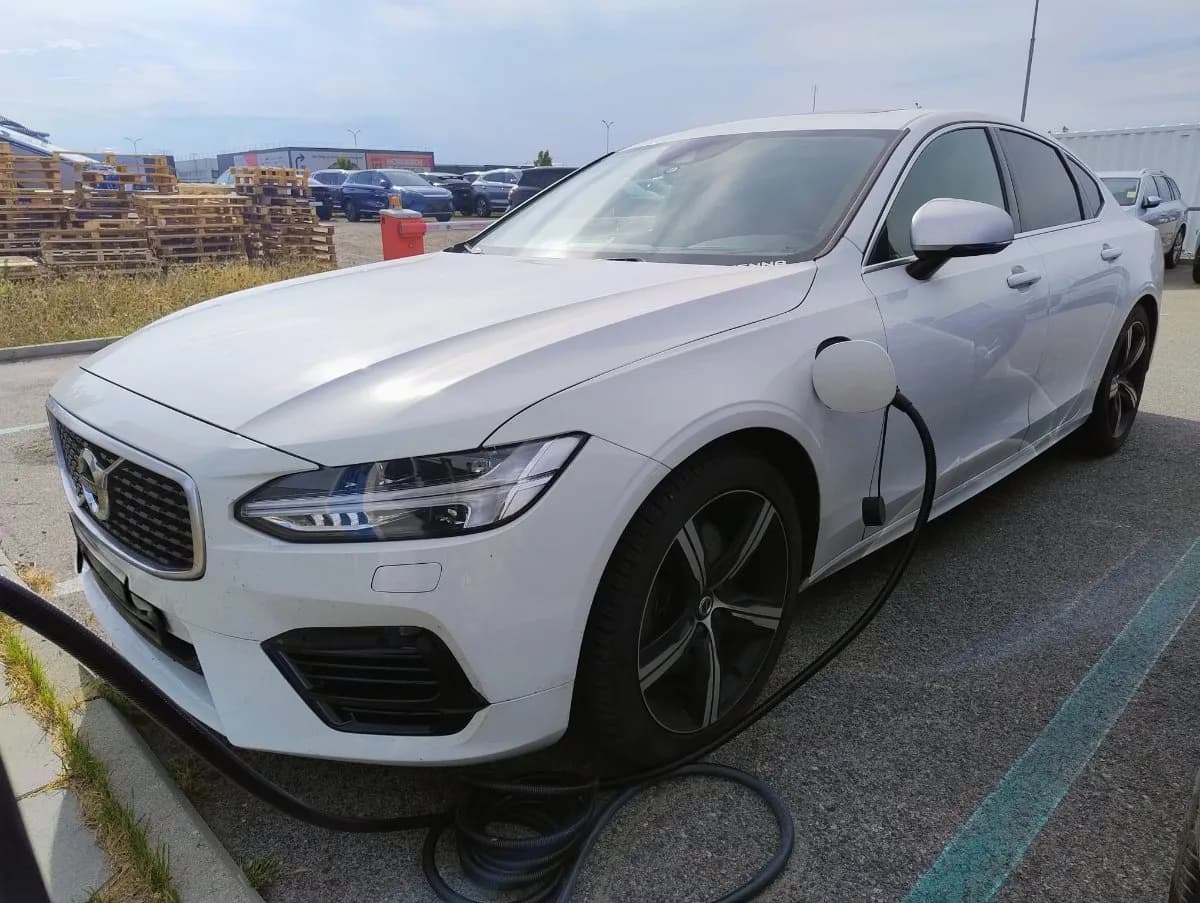 Volvo S90