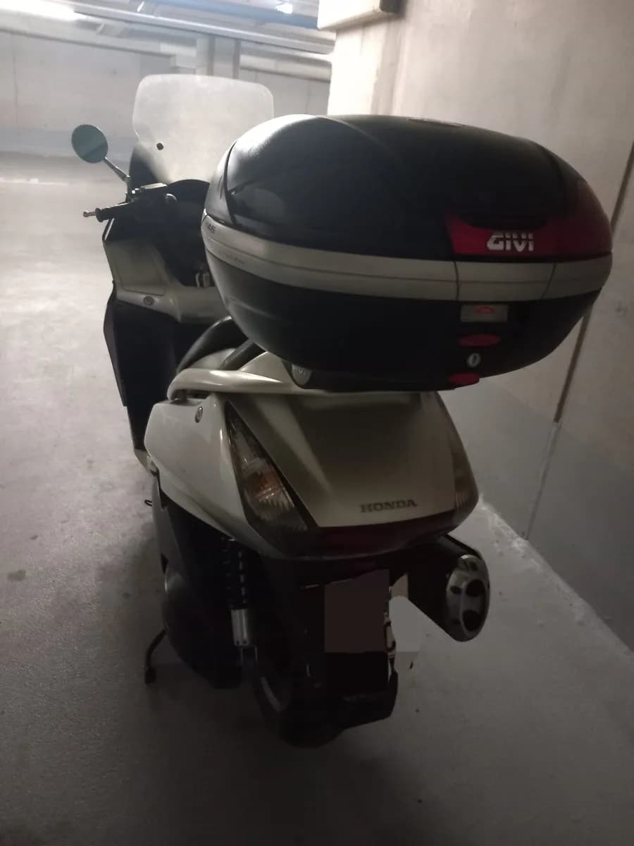 Honda Silverwing 2002 – € 2.000, 50 200 km – Bild 1 von 7
