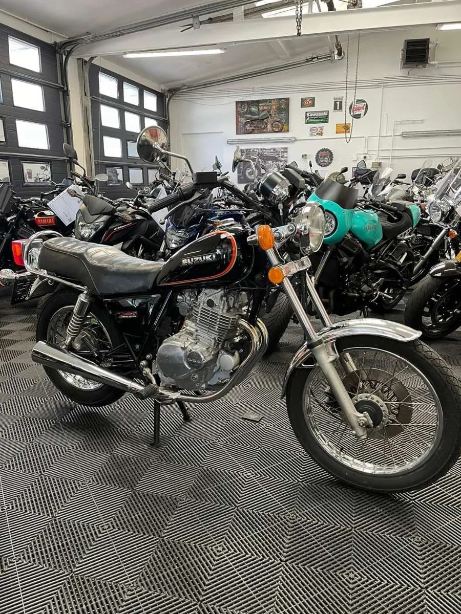 Suzuki GN 1986 – € 2.590, 42 786 km – Bild 1 von 5