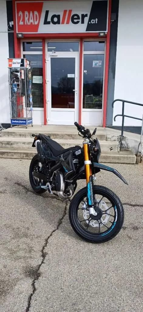 Rieju MRT – € 4.399, 0 km – Bild 1 von 6