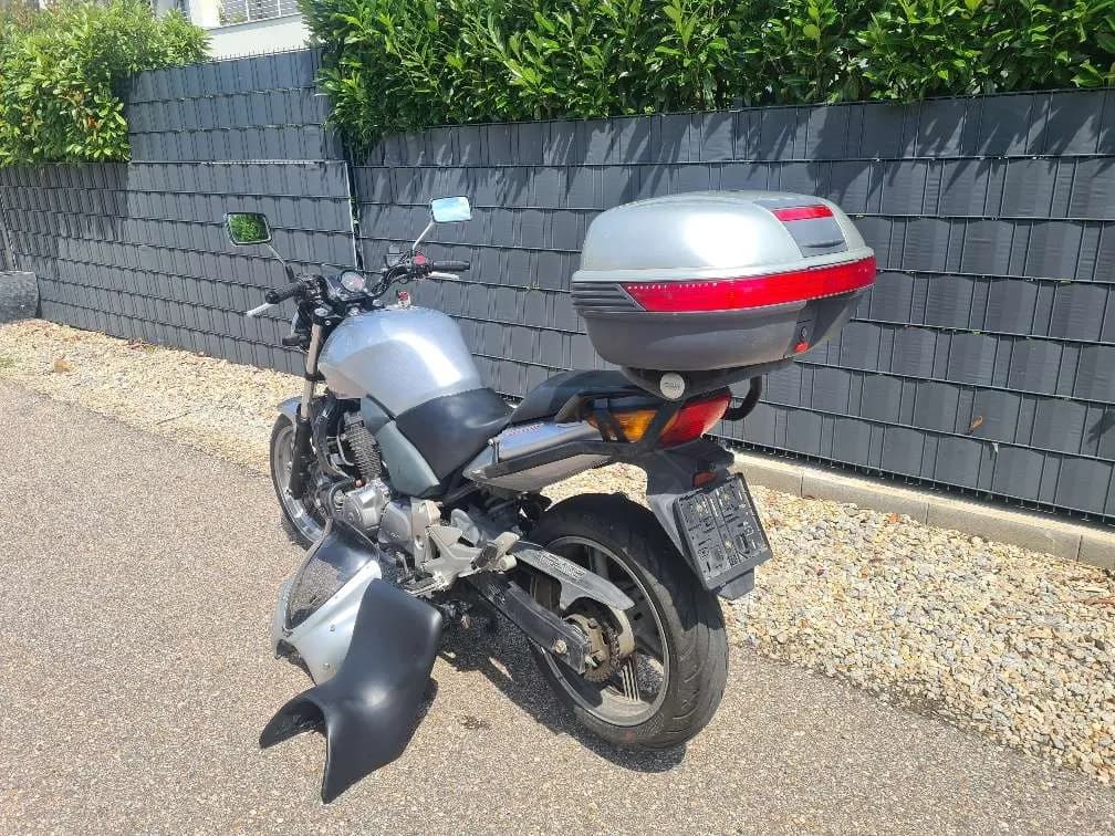 Honda CBF 2006 – € 2.500, 16 000 km – Bild 1 von 6
