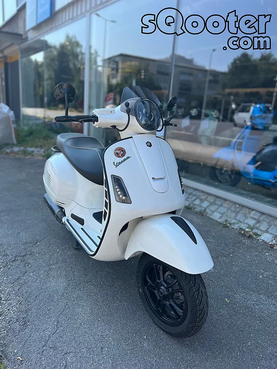 Vespa GTS 2016 – € 4.899, 15 000 km – Bild 1 von 16