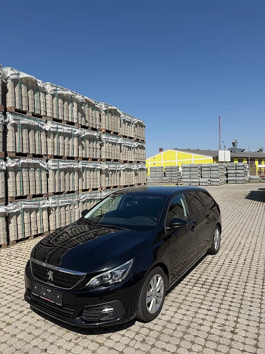 Peugeot 308 2017 – € 4.990, 150 000 km – Bild 1 von 10