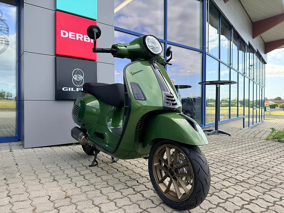 Vespa GTS – € 11.490, 0 km – Bild 1 von 5