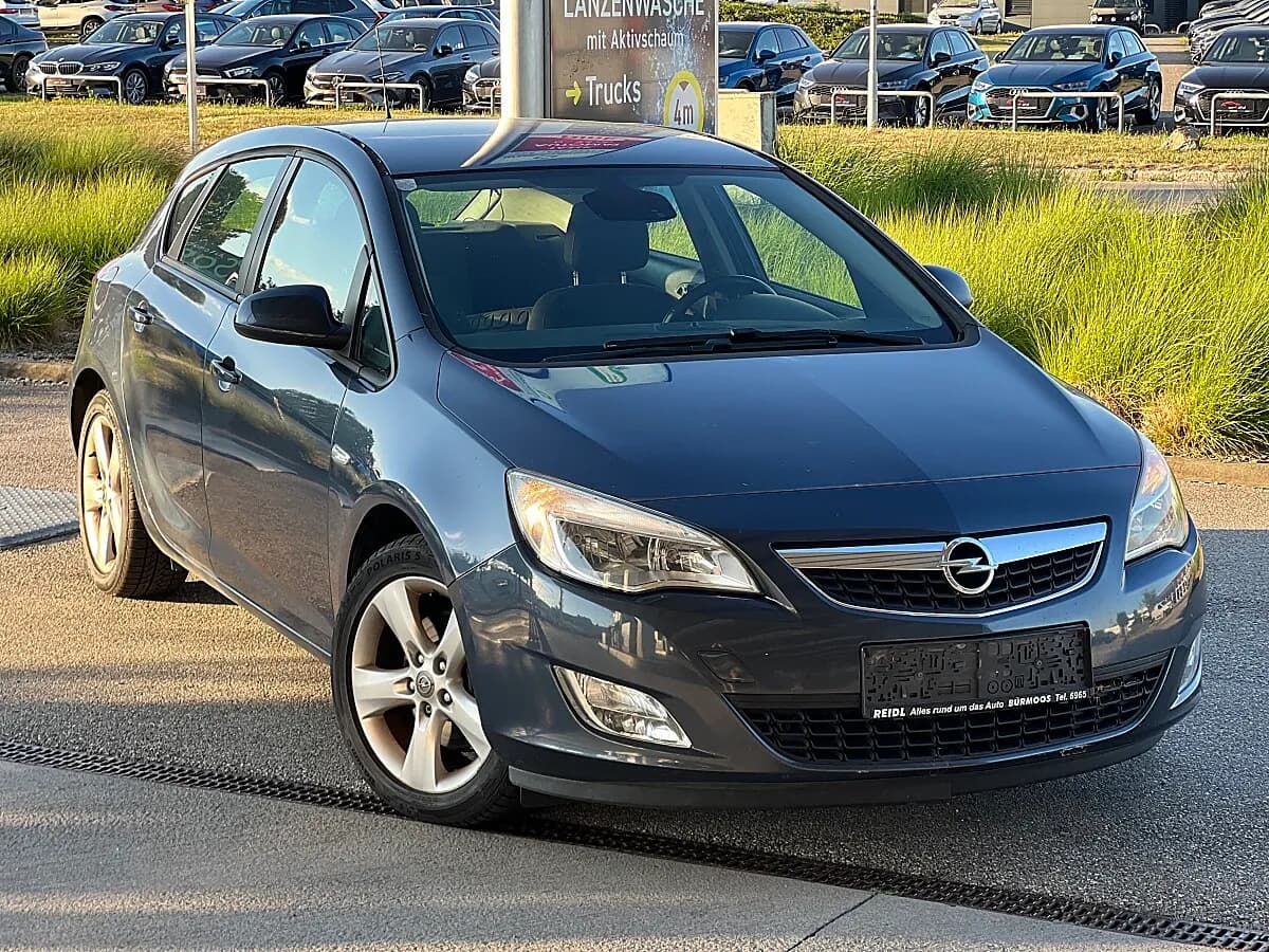 Opel Astra 2012 – € 2.200, 229 201 km – Bild 1 von 15