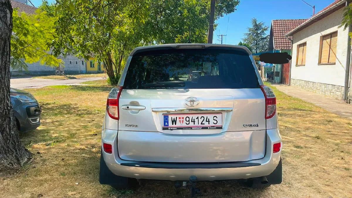 Toyota RAV4 2010 – € 9.000, 210 000 km – Bild 1 von 6