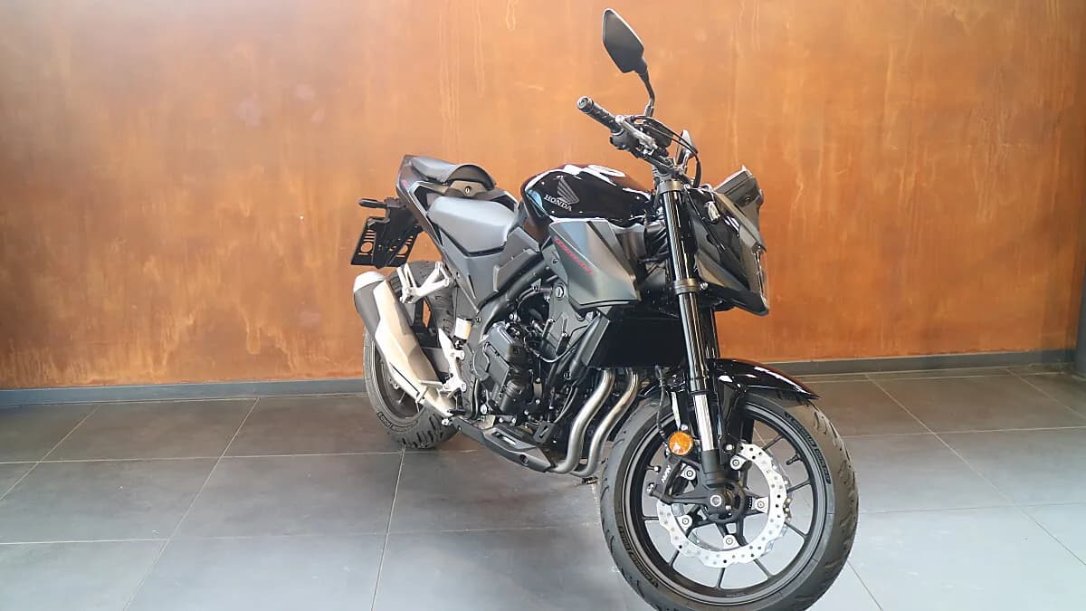 Honda CB – € 6.800, 0 km – Bild 1 von 4