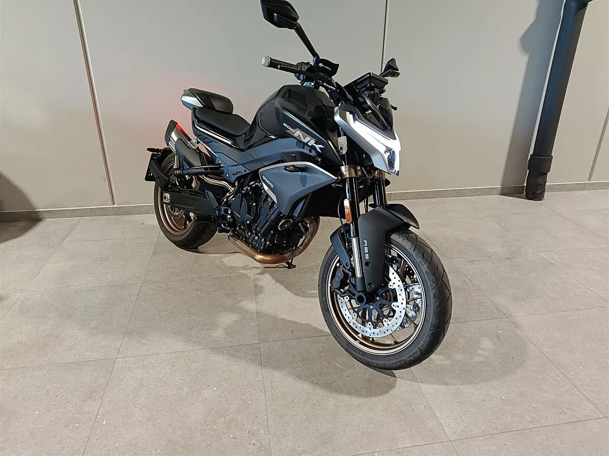 CFMOTO 800NK