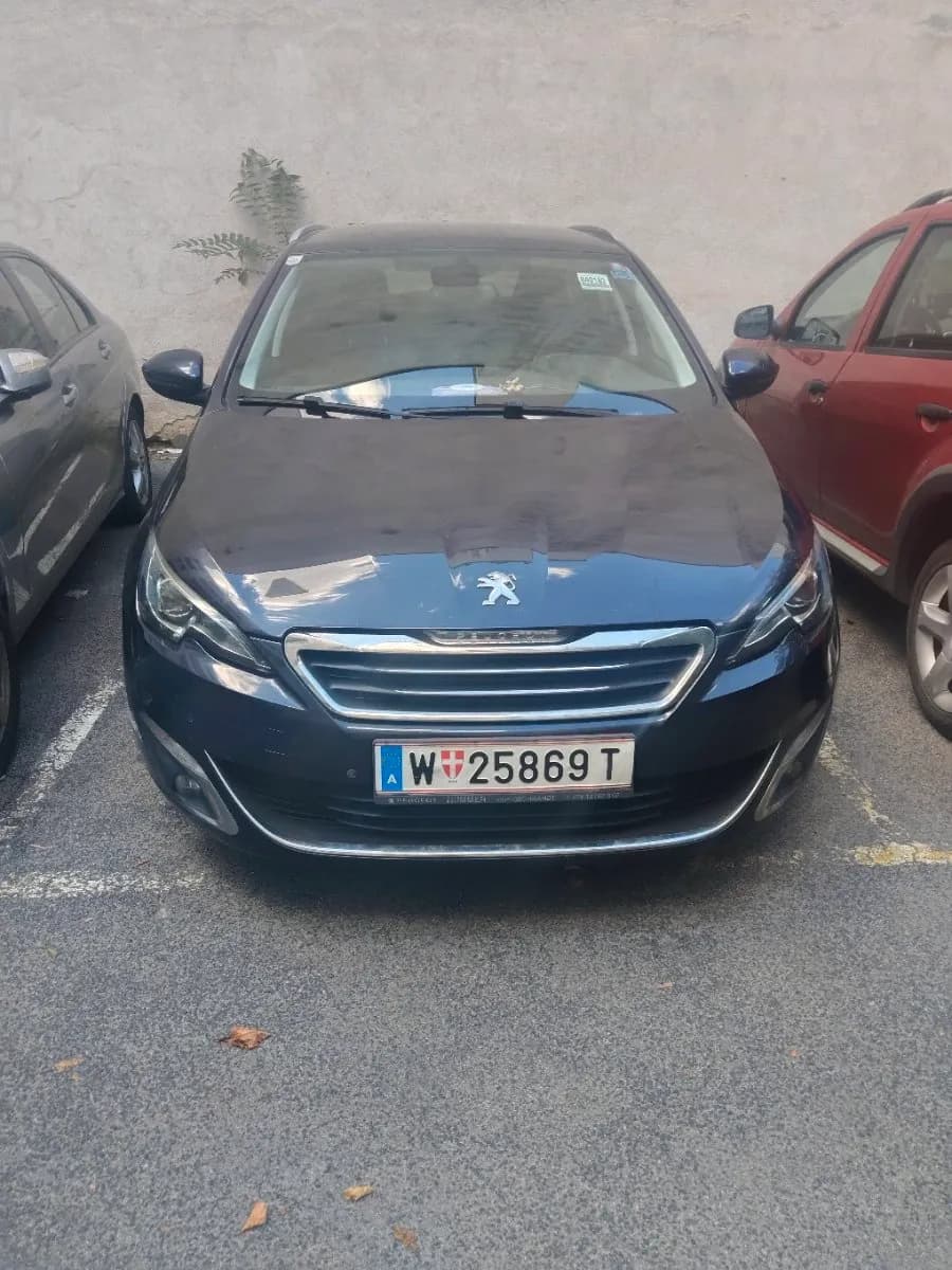 Peugeot 308 2014 – € 3.500, 260 000 km – Bild 1 von 14