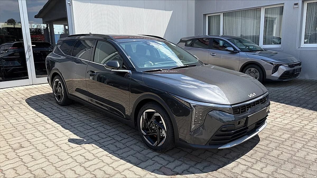 KIA K4