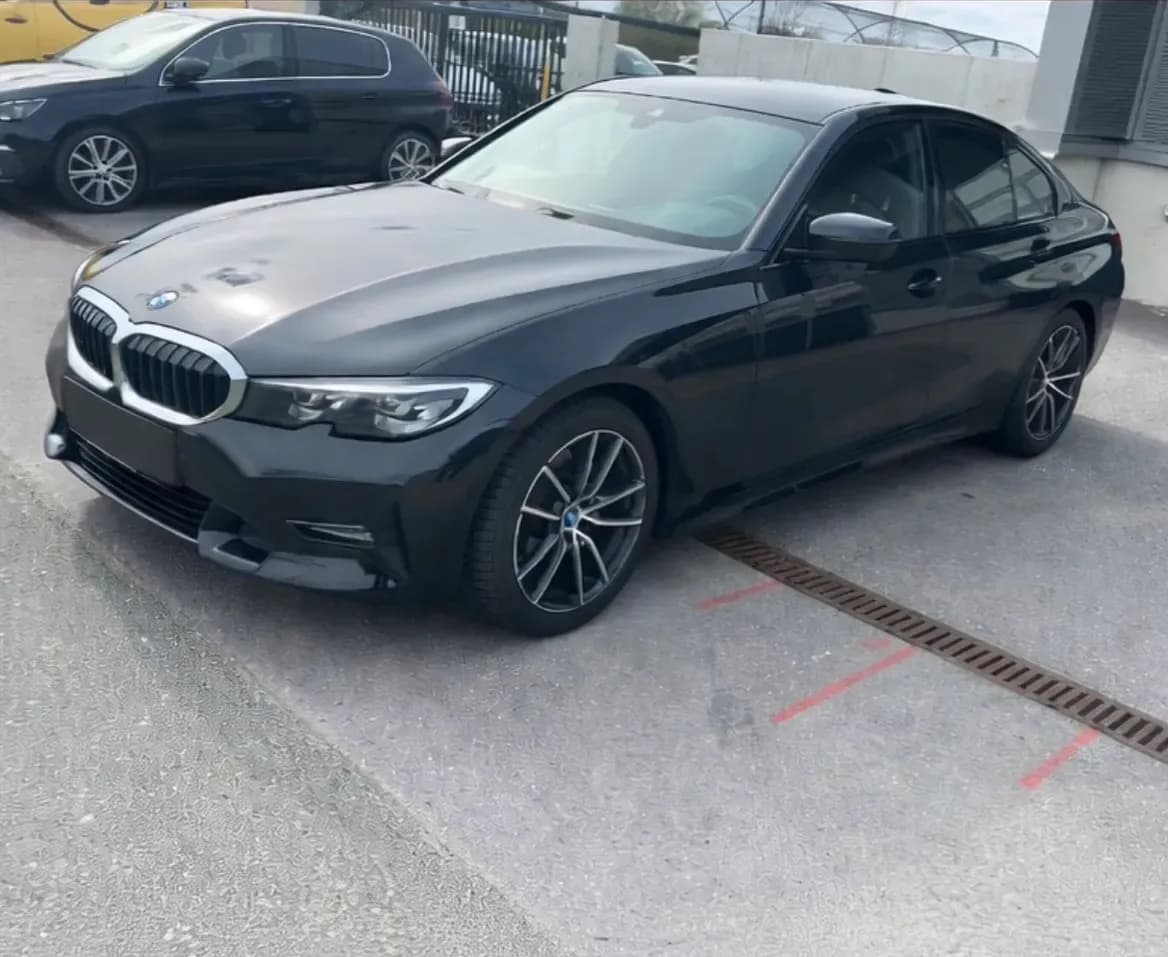 BMW 3er-Reihe 2020 – € 27.900, 85 000 km – Bild 1 von 8
