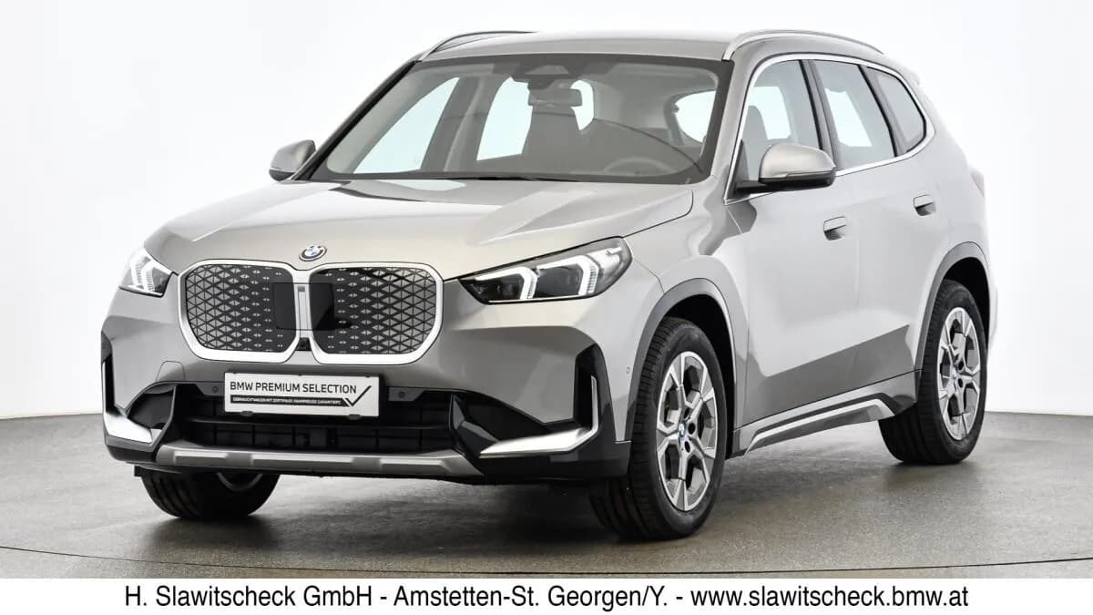 BMW iX1 2025 – € 43.900, 18 660 km – Bild 1 von 17