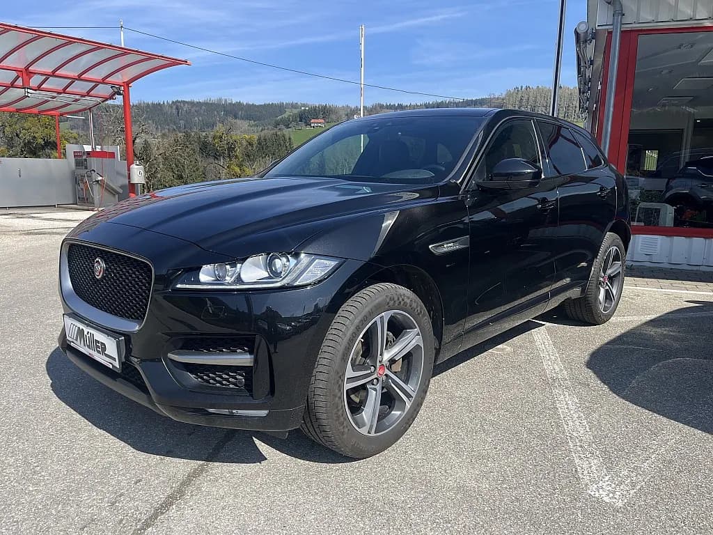Jaguar F-Pace