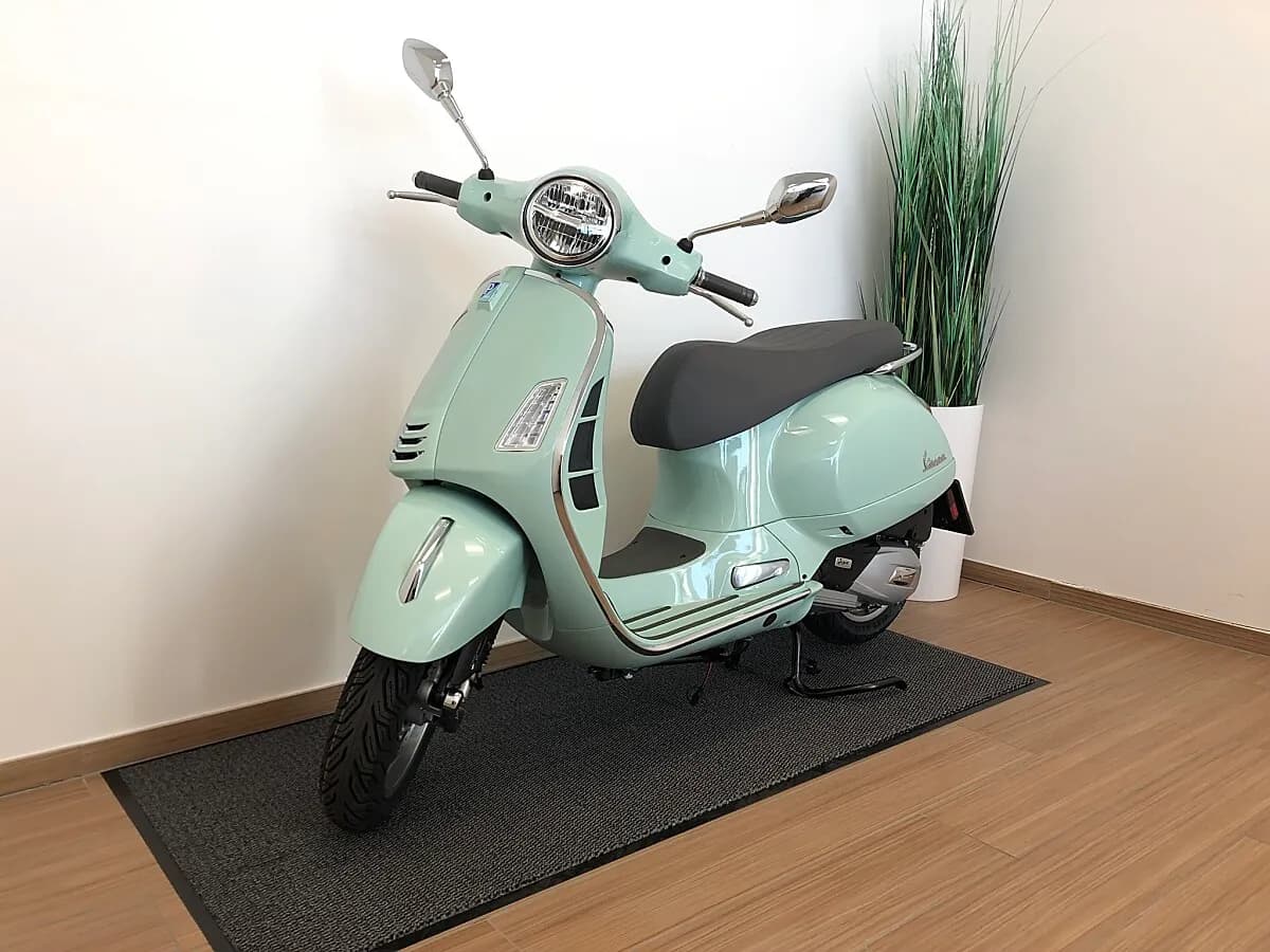 Vespa GTS – € 6.100, 0 km – Bild 1 von 6