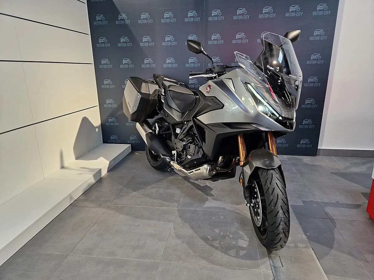 Honda NT – € 19.590, 1 km – Bild 1 von 9