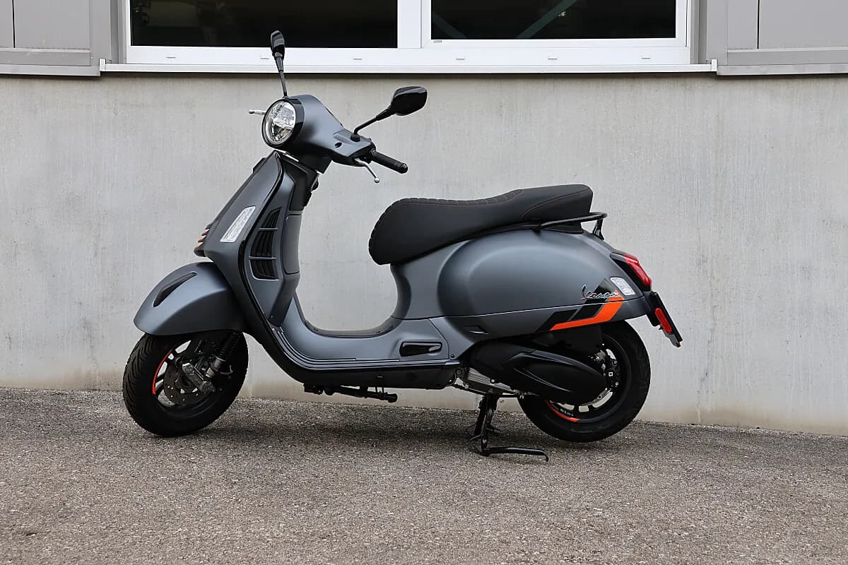 Vespa GTS – € 8.549, 0 km – Bild 1 von 10