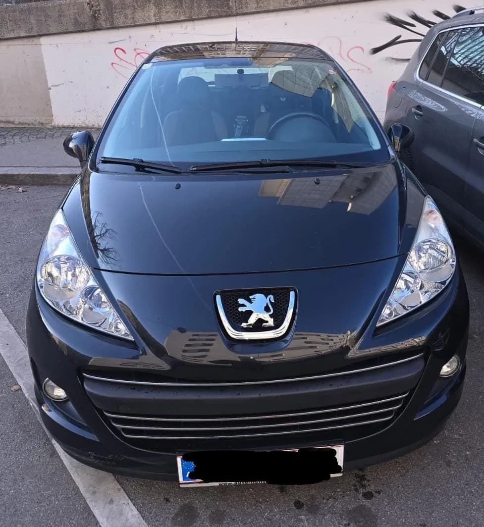 Peugeot 207 2011 – € 3.800, 54 000 km – Bild 1 von 15