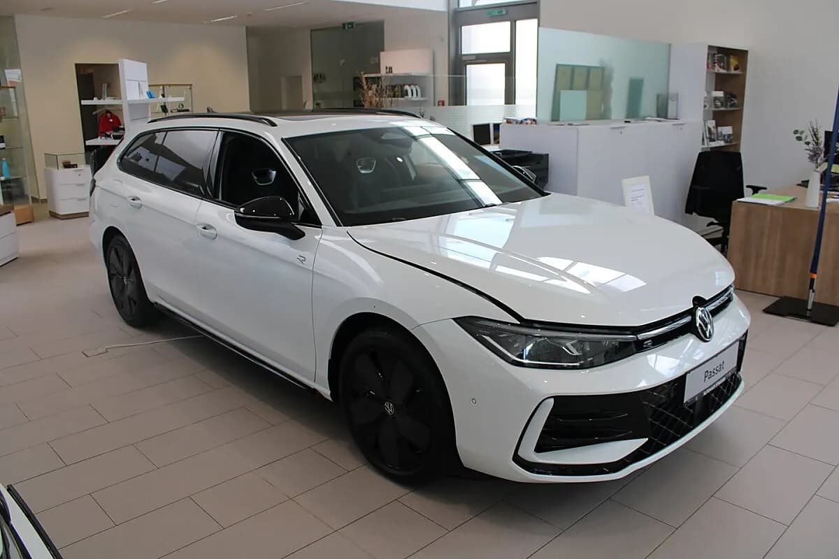 VW Passat 2026 – € 57.890, 530 km – Bild 1 von 9