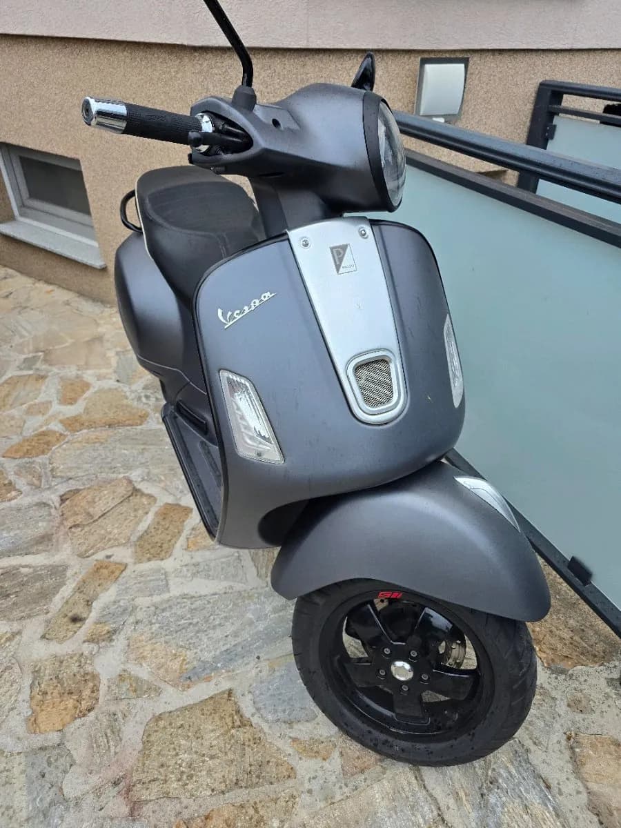 Vespa GTS