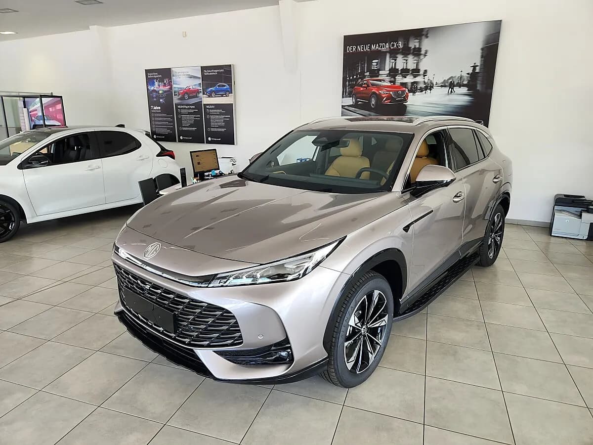 MG HS