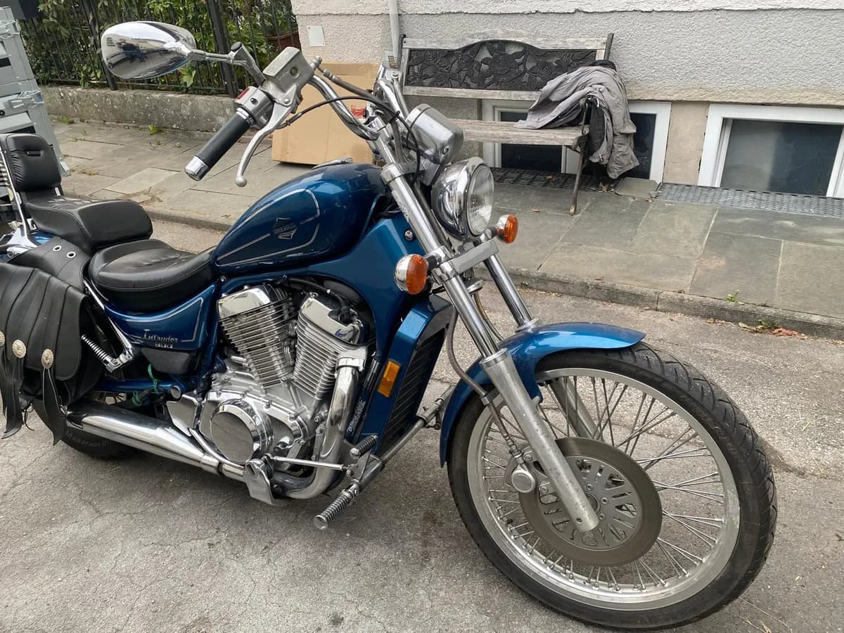 Suzuki VS 1995 – € 4.390, 339 404 km – Bild 1 von 14