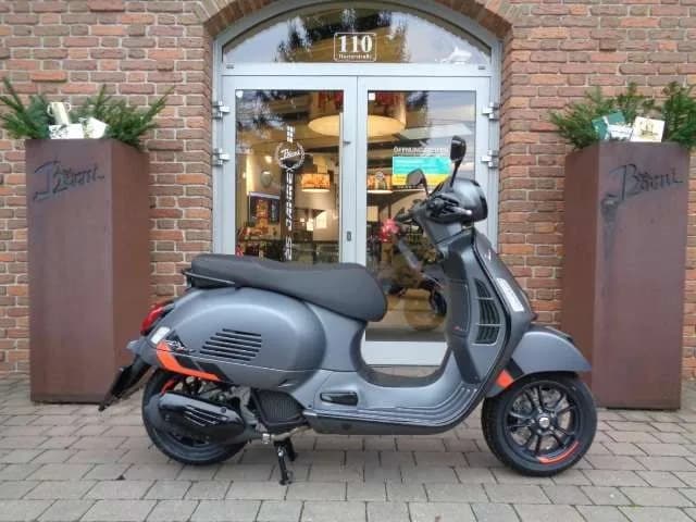 Vespa GTS – € 6.449, 0 km – Bild 1 von 4