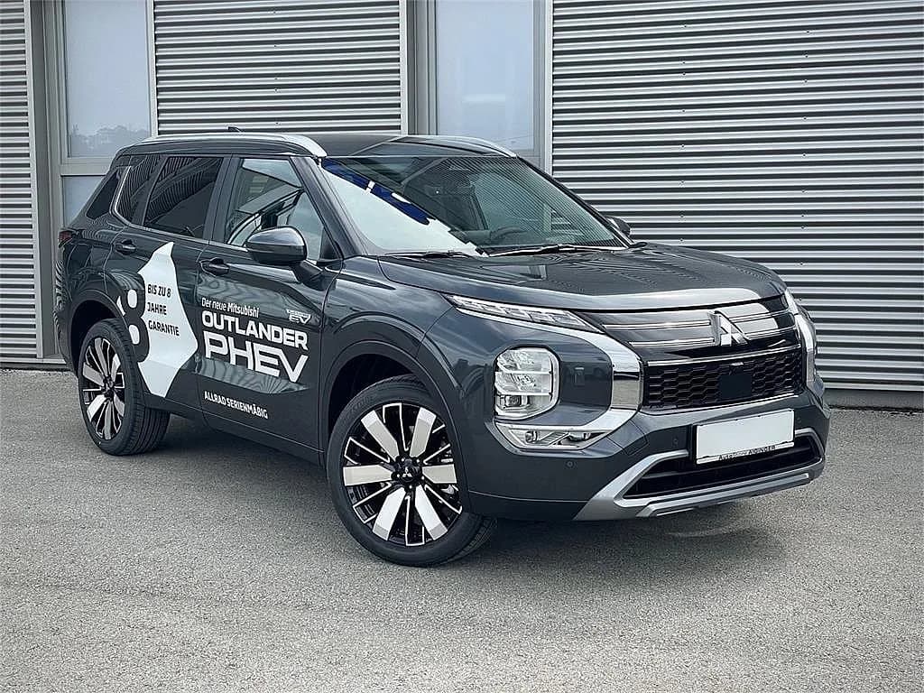 Mitsubishi Outlander 2025 – € 48.900, 3 200 km – Bild 1 von 13