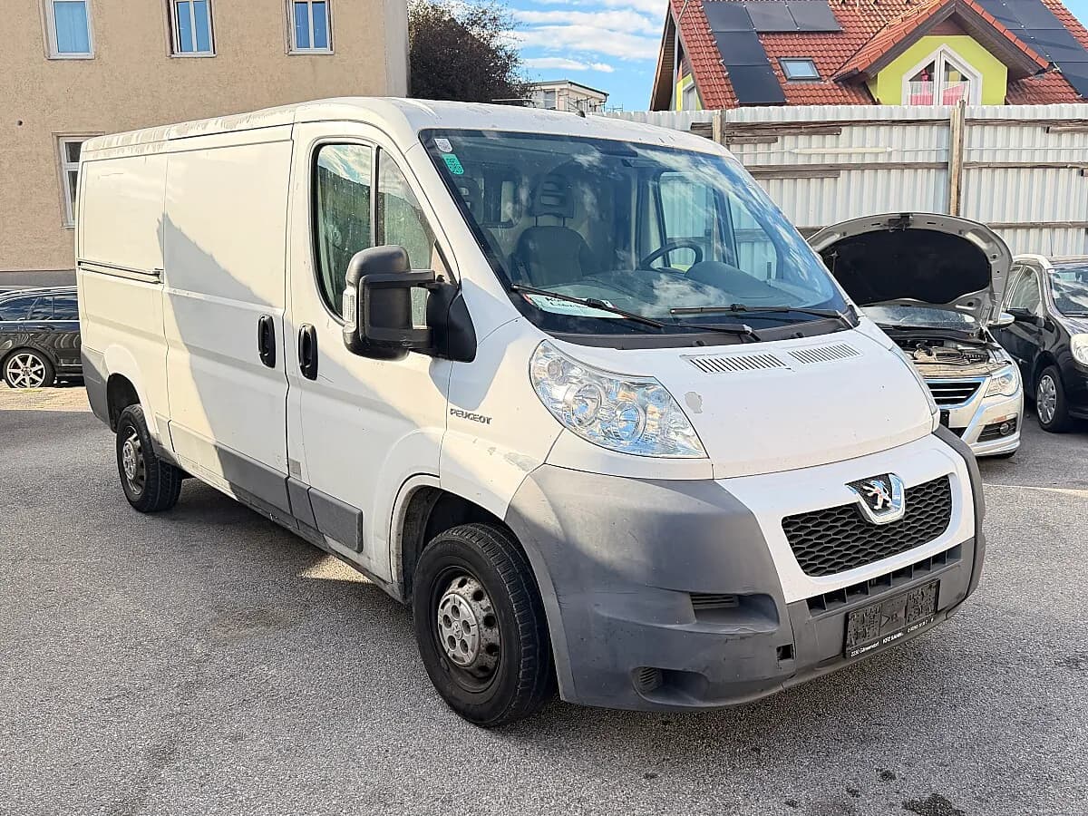 Peugeot Boxer 2006 – € 2.200, 240 000 km – Bild 1 von 11