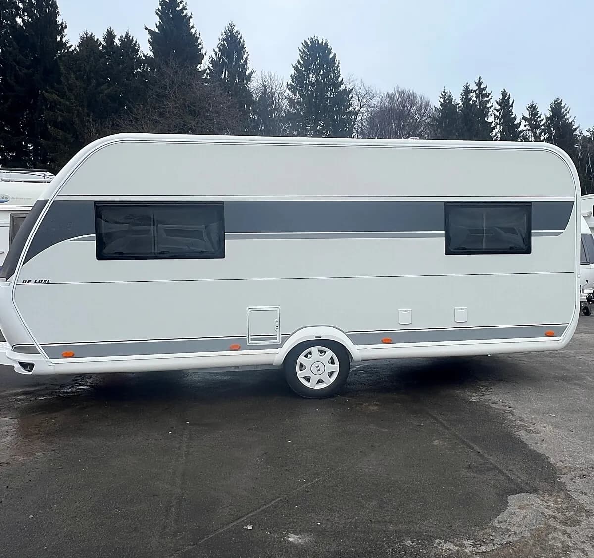 Hobby DeLuxe 495 UL, Neufahrzeug,... – € 28.490, 0 km – Bild 1 von 14