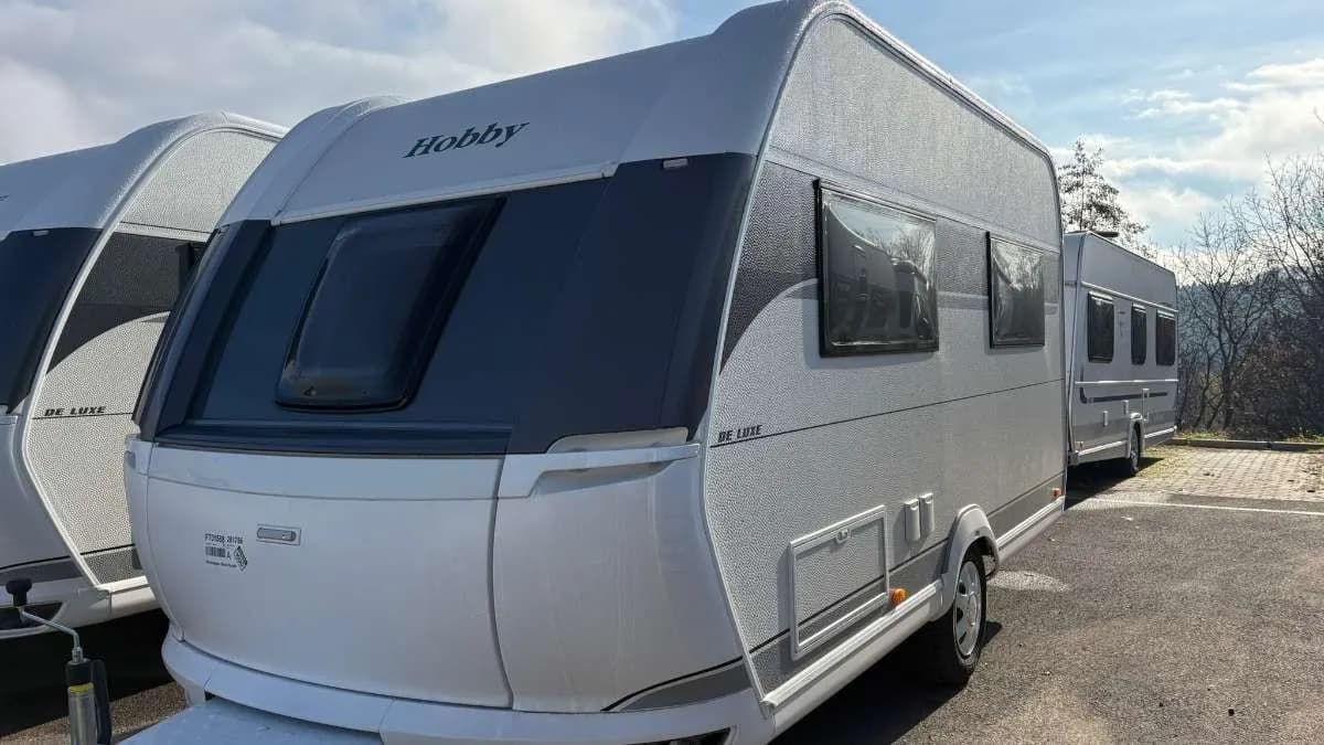 Hobby DeLuxe 400 SFe, Neufahrzeug... – € 26.990, 0 km – Bild 1 von 20