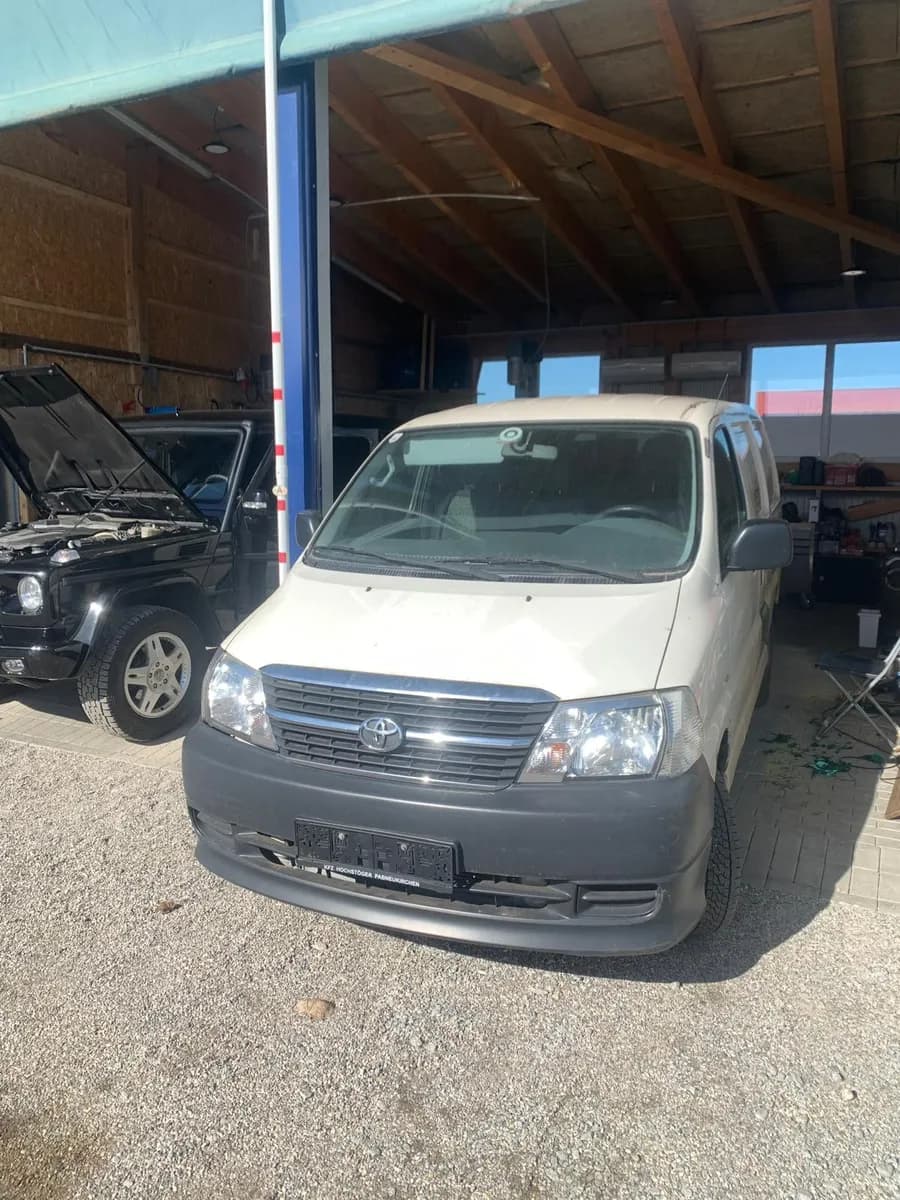 Toyota Hi Ace