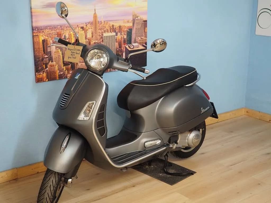 Vespa GTS