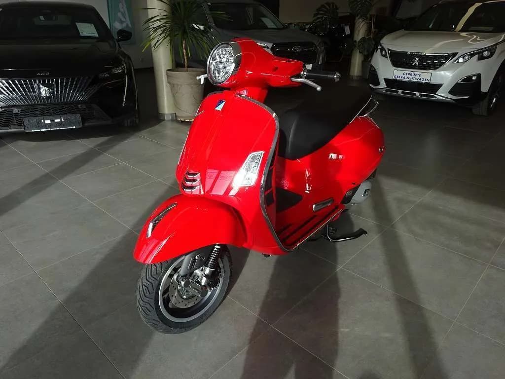 Vespa GTS – € 6.399, 0 km – Bild 1 von 6