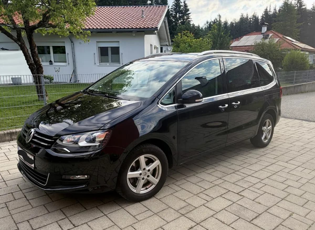 VW Sharan 2017 – € 13.500, 215 000 km – Bild 1 von 9