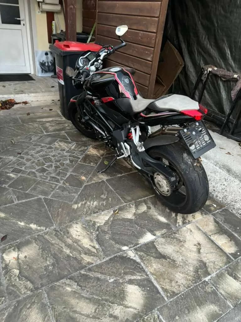 MV Agusta Brutale