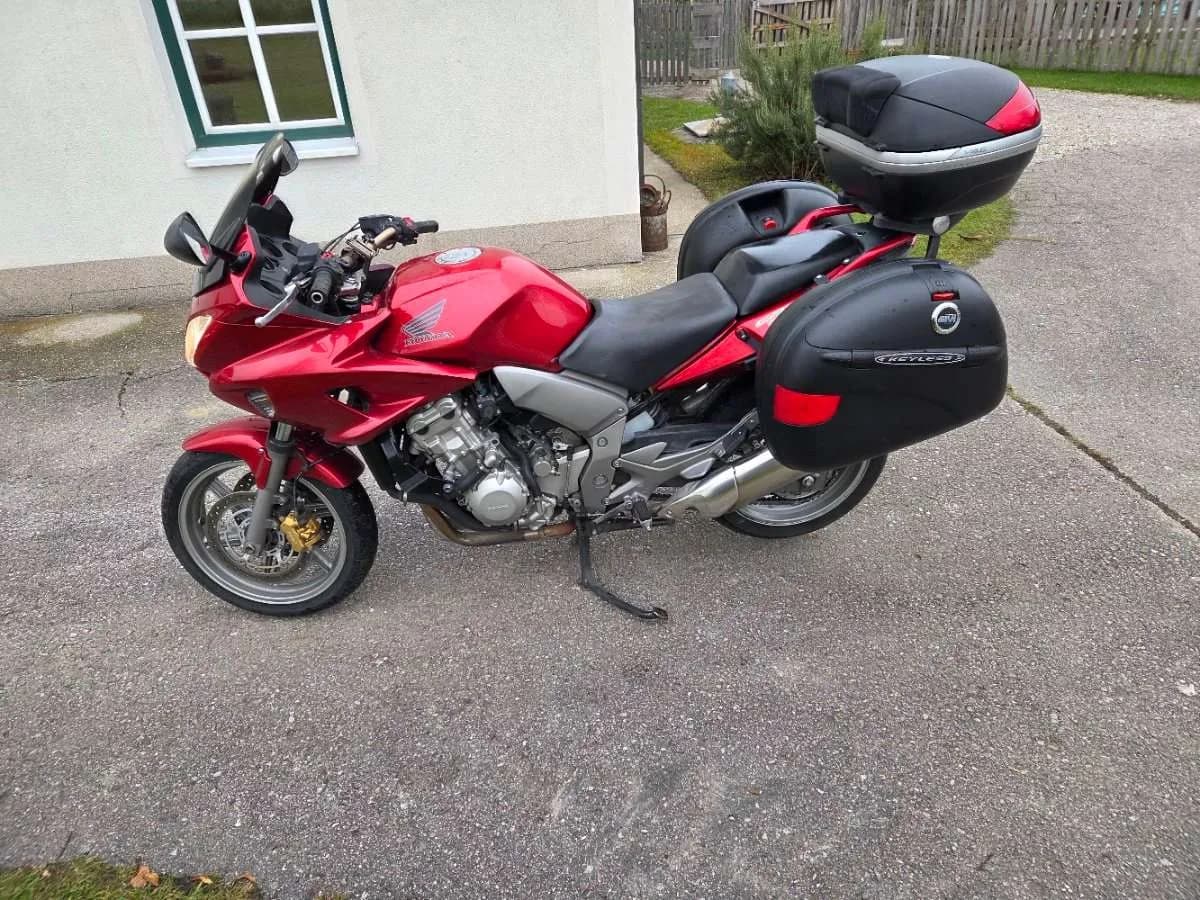 Honda CBF 2007 – € 3.999, 66 478 km – Bild 1 von 12
