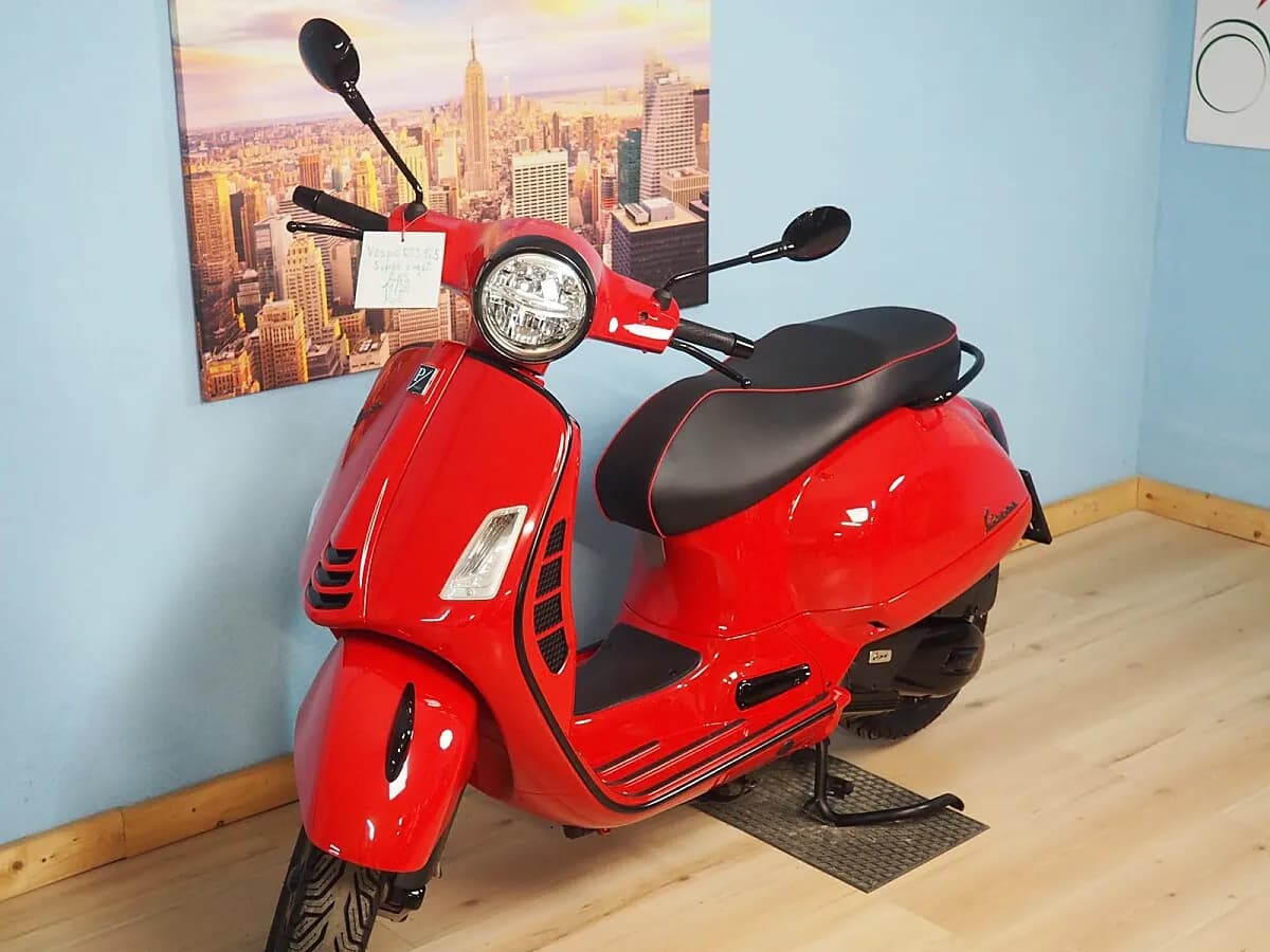 Vespa GTS