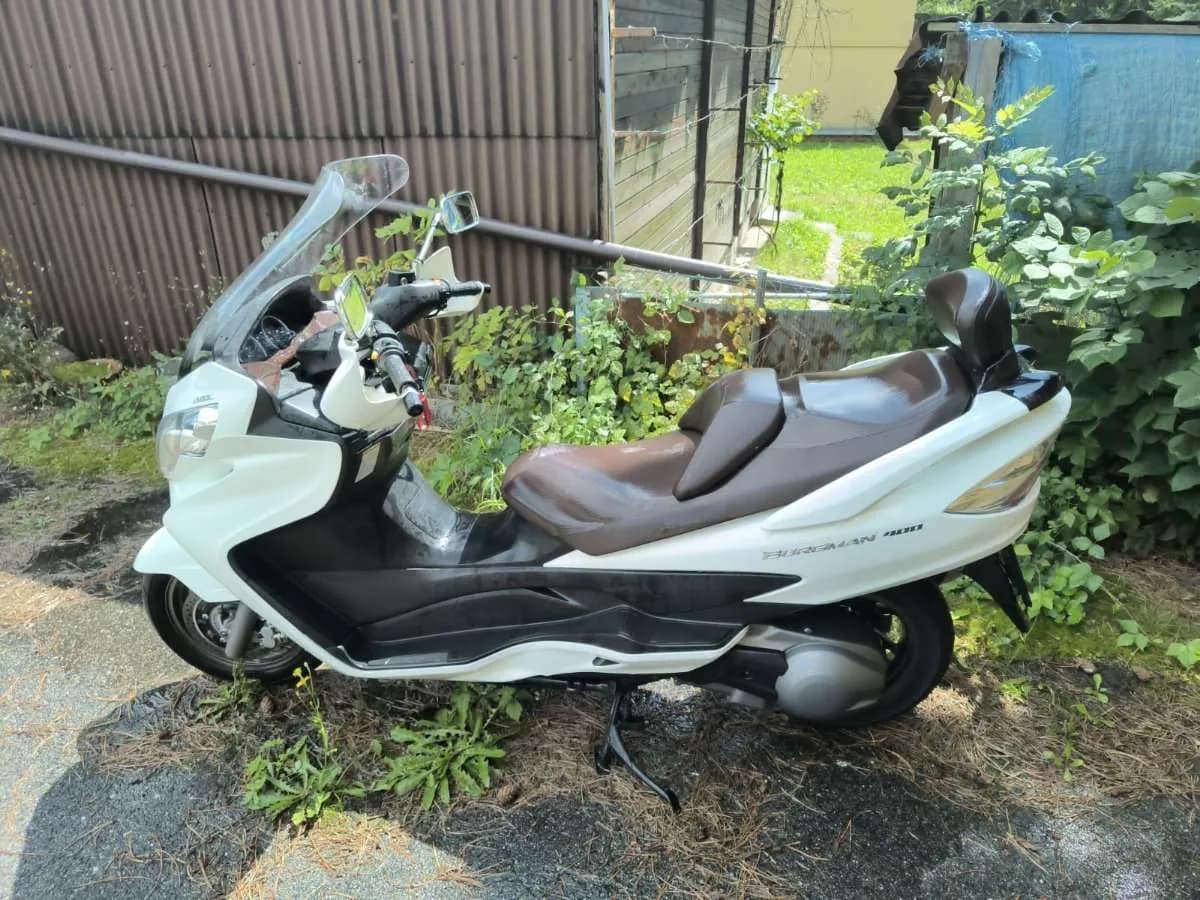 Suzuki Burgman 2013 – € 6.000, 2 350 km – Bild 1 von 8