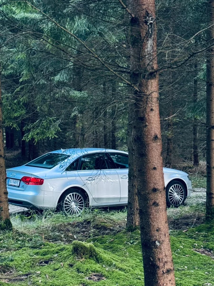 Audi A4 2011 – € 13.600, 128 000 km – Bild 1 von 9