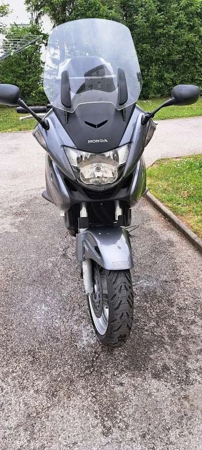 Honda NT