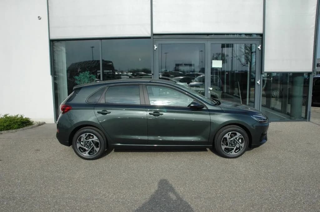 Hyundai i30 – € 27.140, 6 km – Bild 1 von 16