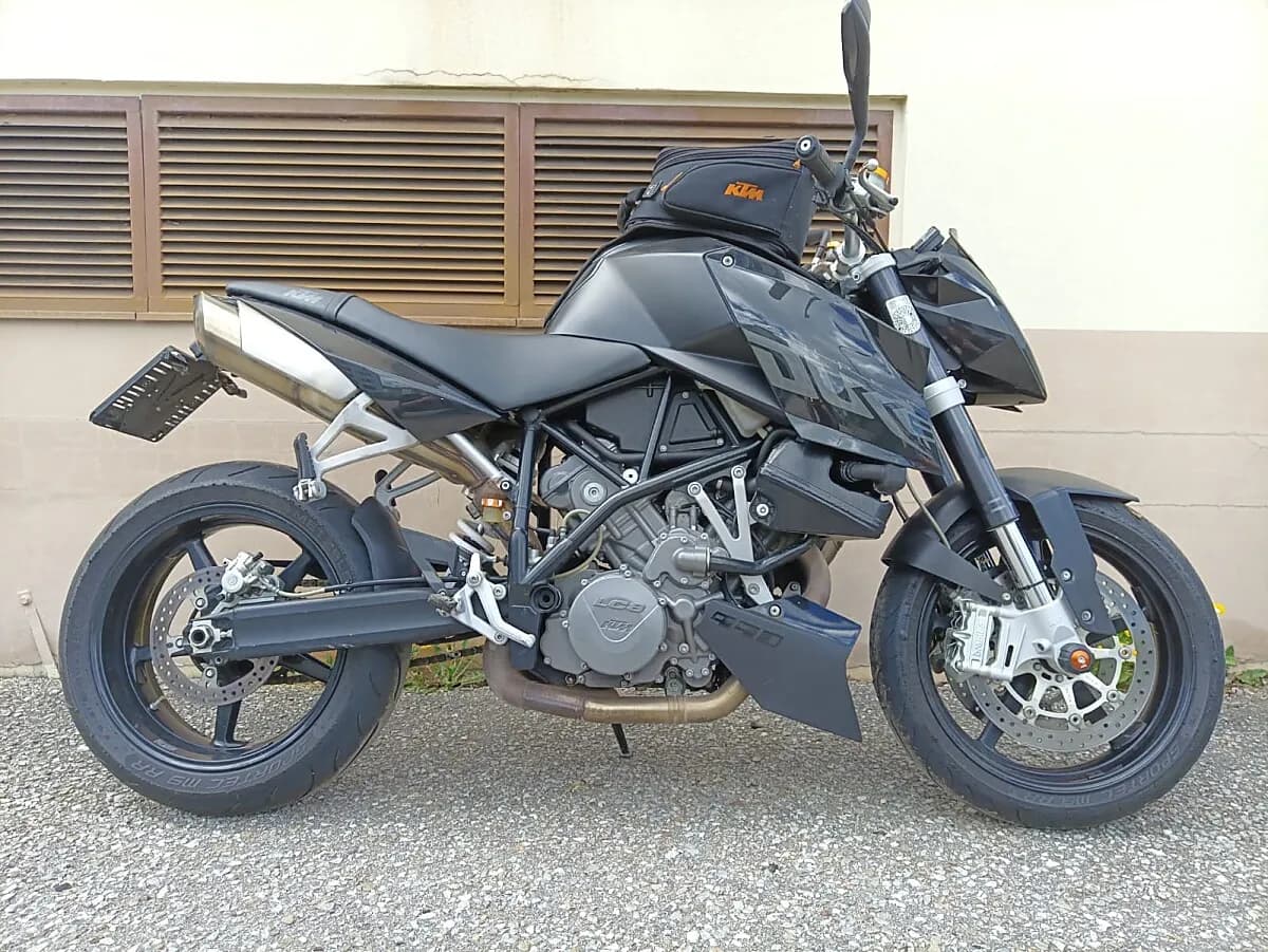 KTM 990