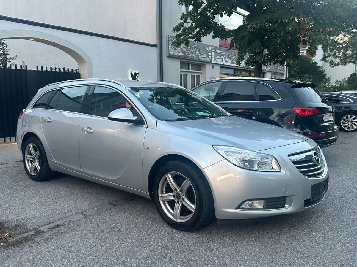 Opel Insignia 2011 – € 1.800, 290 000 km – Bild 1 von 10